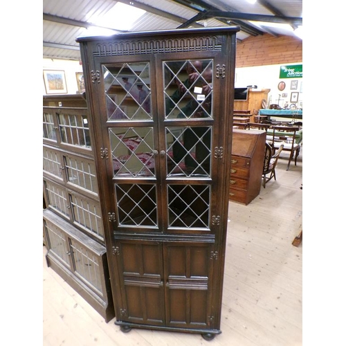 1999 - OAK LEAD GLAZED CORNER CABINET