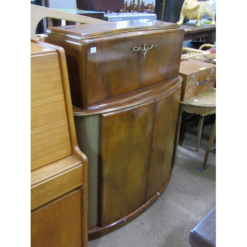 534 - WALNUT VENEERED DRINKS CABINET