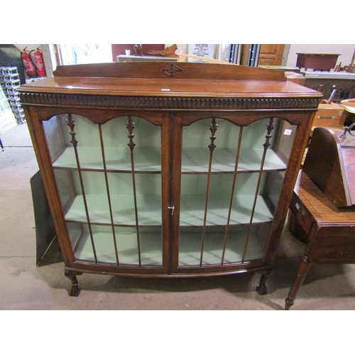 556 - 1930s OAK DISPLAY CABINET