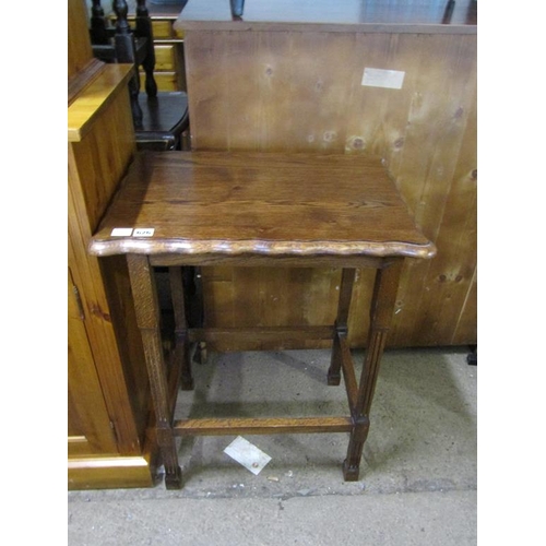 626 - 1930s OAK OCCASIONAL TABLE