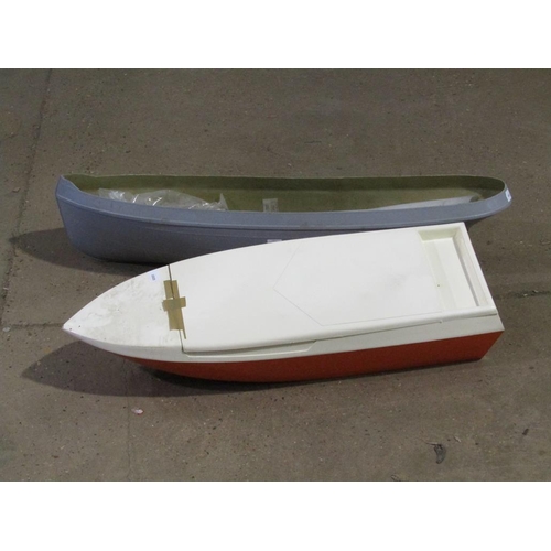 652 - MODEL BOATS