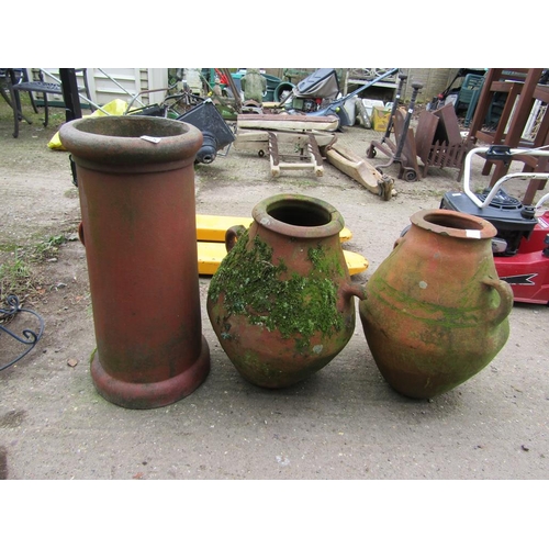 975 - CHIMNEY POT AND TWO URNS