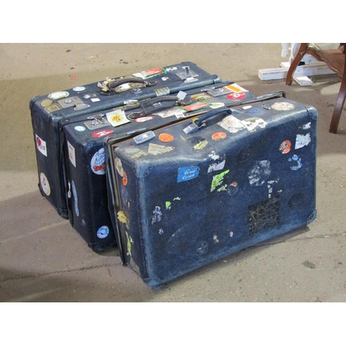 729 - QTY OF VINTAGE SUITCASES