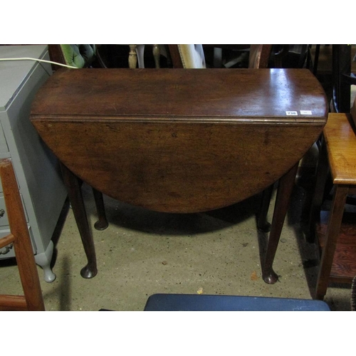 738 - GEORGIAN MAHOGANY DROP LEAF TABLE