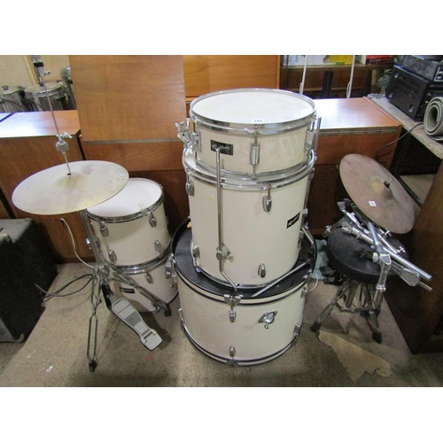 749 - DRUM KIT