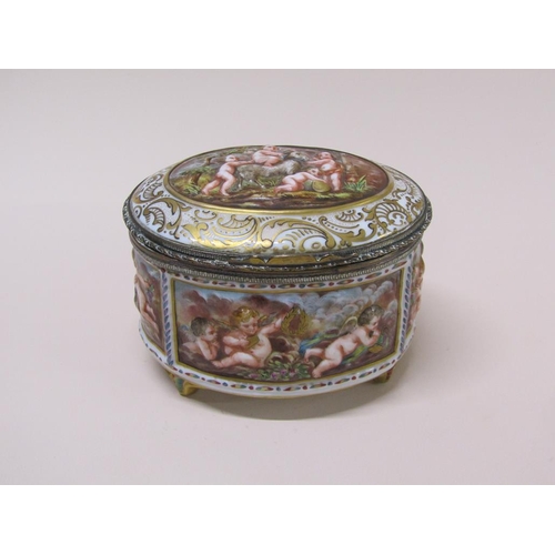 190 - A Capodimonte porcelain casket moulded in relief and painted with cherubs, 14cm w.