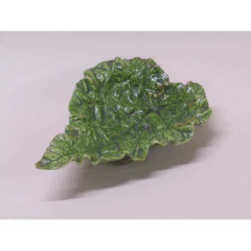 198 - A 19c Danish Peter Ipsen Majolica cabbage leaf dish with snail feet, impressed 'P. Ipsen 3' to base ... 