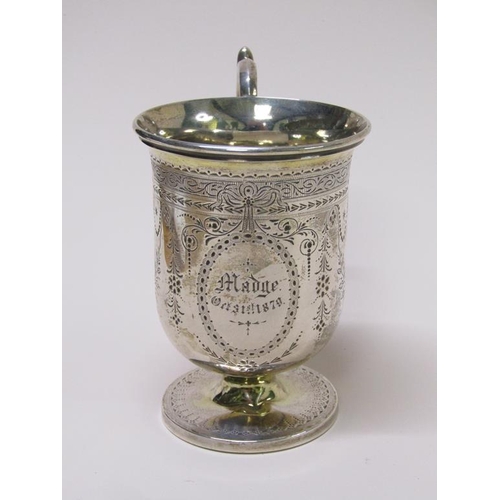 120 - A Victorian silver tankard with double scroll handle, London 1873, 4.7ozt, 10cm h.