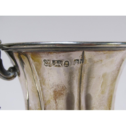 122 - A George IV silver tankard, gilt lined with carved scrolling handle, Sheffield 1825, 4.6ozt, 9.5cm h... 