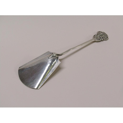 126 - An Edwardian period Omar Ramsden silver dessert slice, London 1907, marks for and engraved 'Omar Ram... 