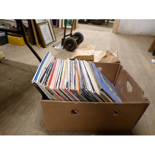 200 - BOX OF MIXED RECORDS