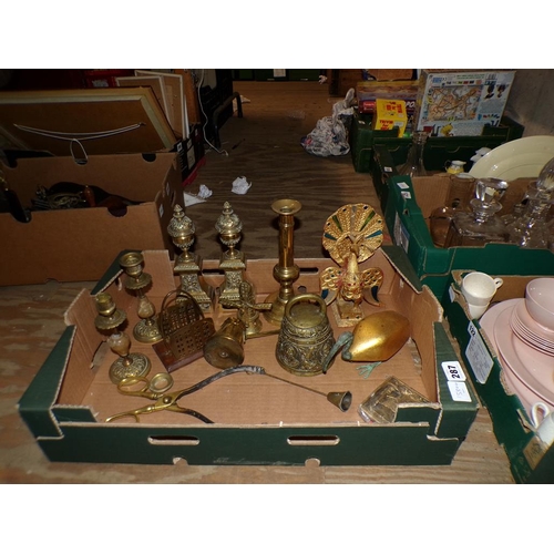 287 - BOX OF MIXED METALWARE, BRASS , ORNAMENTS, ETC