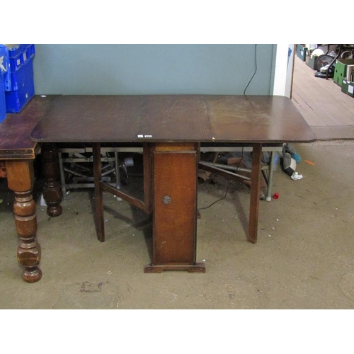 662 - OAK GATELEG TABLE