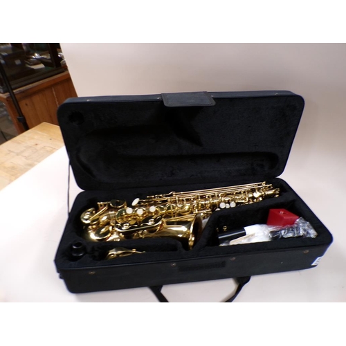 1371 - SAXOPHONE IN CASE AND STAND