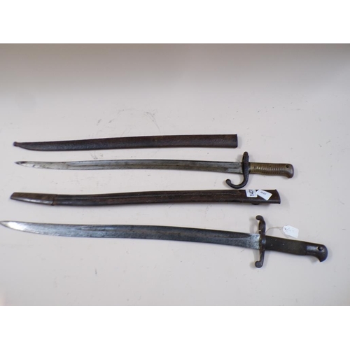 1431 - FIRST WORLD WAR BAYONET AND SHEATH (74cms L) TOGETHER WITH ONE OTHER