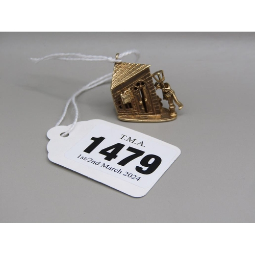 1479 - 9ct GOLD CHARM PUB AND DRUNK PATRON SWINGING FROM THE LAMPOST, MAKERS MARK 'FM' 7.6g