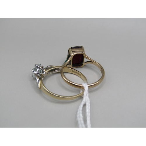 1565 - 9ct GOLD STONE SET RING AND A 9ct GARNET RING