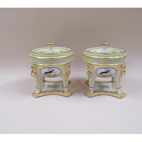 1809 - PAIR OF REPRODUCTION CONTINENTAL PORCELAIN BOWLS AND COVERS, SUPPORTED ON FOUR LION PAW FEET, 19CM H