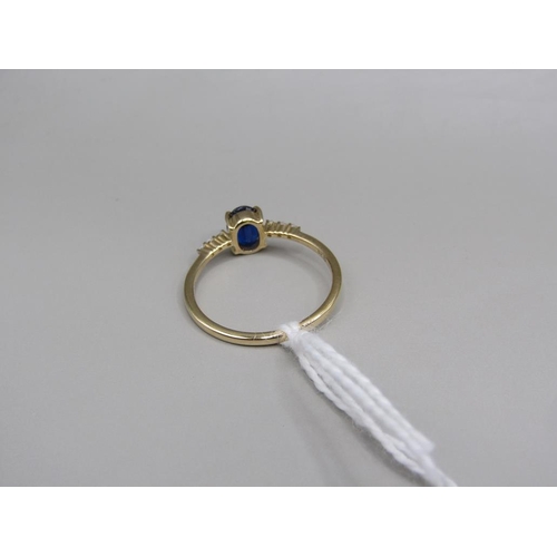 1620 - YELLOW GOLD SAPPHIRE RING SIZE Q