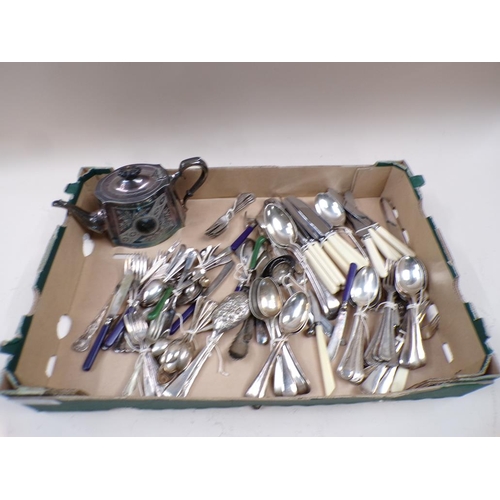 1784 - BOX OF MIXED SILVER PLATED CUTLERY ETC