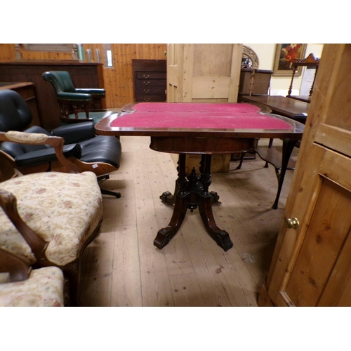 1941 - VICTORIAN ROSEWOOD FOLD OVER CARD TABLE ON CLUSTER COLUMN, 92CM W, 73CM H