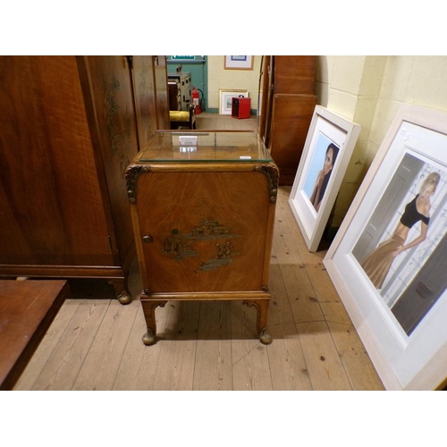 1957 - EARLY 20c FIGURED WALNUT CHINOISSERIE DECORATED FOUR PIECE SUITE COMPRISING DRESSING TABLE, DOUBLE W... 