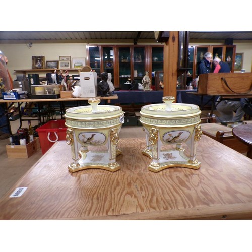 1809 - PAIR OF REPRODUCTION CONTINENTAL PORCELAIN BOWLS AND COVERS, SUPPORTED ON FOUR LION PAW FEET, 19CM H