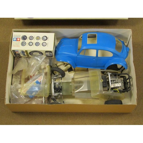 1293 - TAMIYA REMOTE CONTROLLED RACING BUGGY SAND SCORCHER AND BOX OF BODY PART SET; KYOSHO FORD GT40 RADIO... 