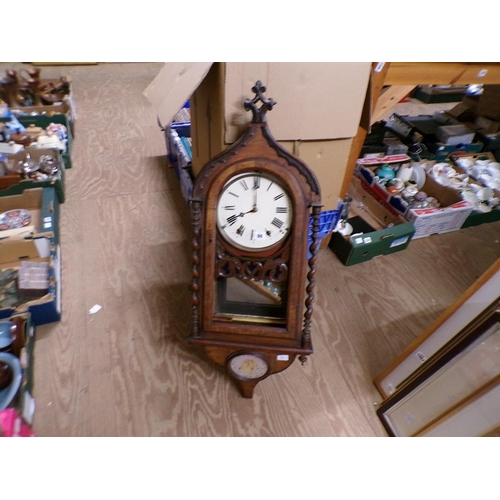 98 - 19C WALL CLOCK