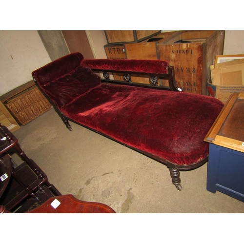 692 - VICTORIAN CHAISE