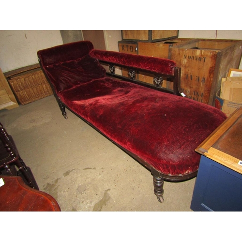 692 - VICTORIAN CHAISE