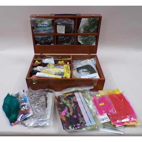 1377 - CASE OF FLY FISHING FLY TYING EQUIPMENT, CASE 45CM W