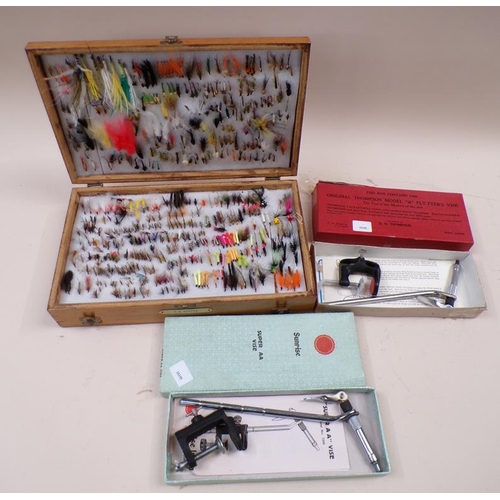 1439 - FLY FISHING EQUIPMENT TO INCL CLAMPS, WOODEN BOX 38CM W