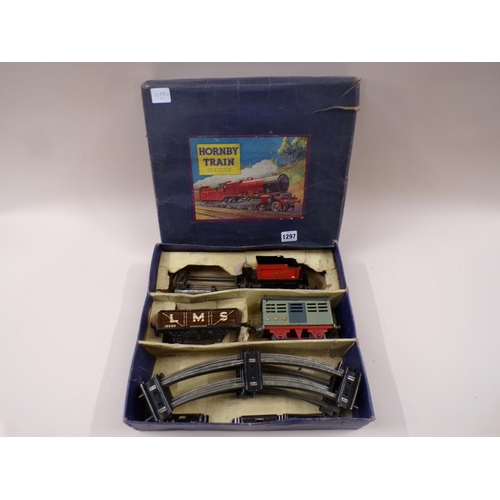 1297 - HORNBY O GAUGE TRAIN SET IN BOX