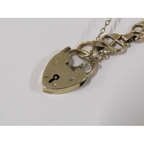 1539 - 9ct GOLD BRACELET WITH HEART SHAPED PADLOCK 9g