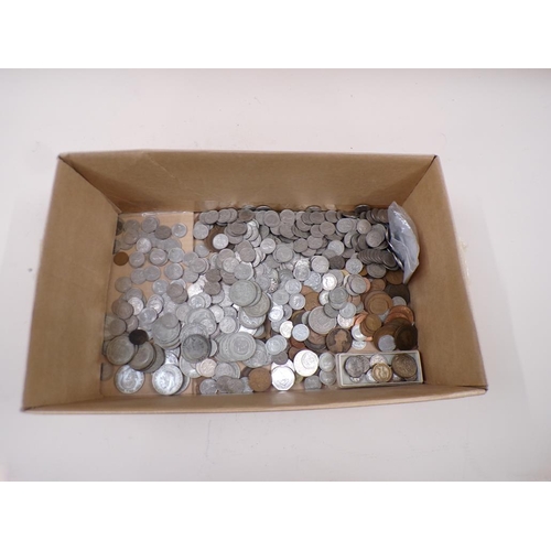 1652 - BOX OF MIXED SILVER AND OTHER COINS