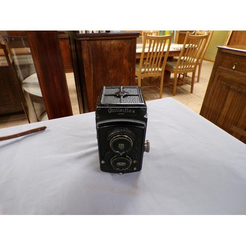 1400 - ROLLEIFLEX CAMERA AND CASE