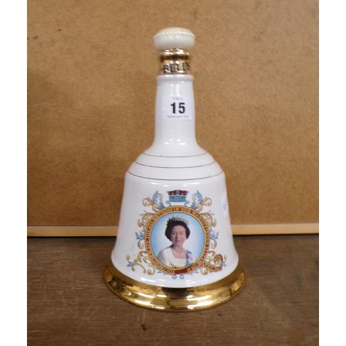 15 - WADE FOR BELLS WHISKEY DECANTER QEII 60TH BIRTHDAY