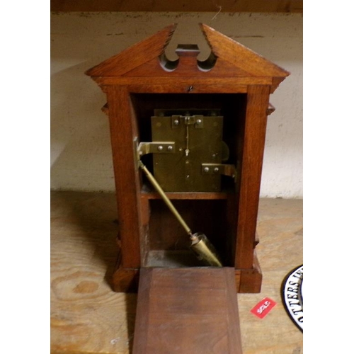 93 - EARLY 20C OAK CASED MANTEL CLOCK