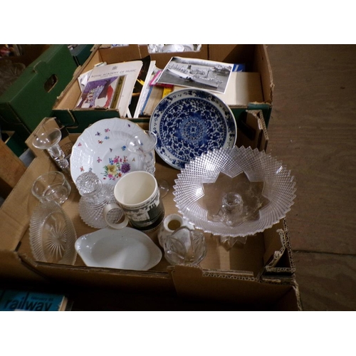 226 - BOX OF MIXED GLASSWARE AND CERAMICS