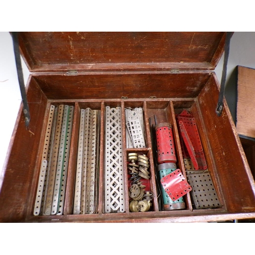 1326 - TWO FITTED WOODEN BOXES OF EARLY MECCANO