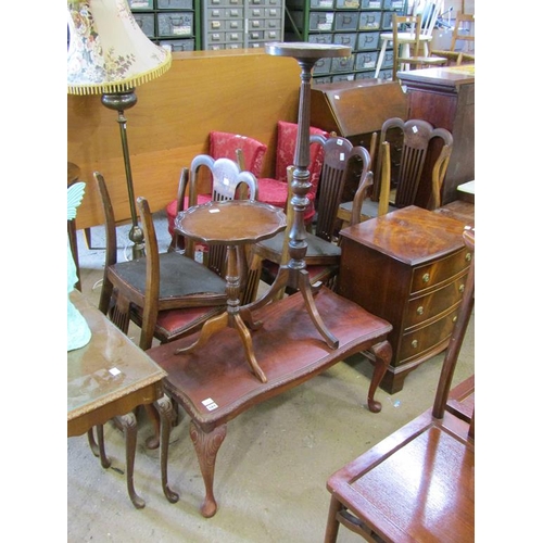 584 - MAHOGANY TABLE, TRIPOD TABLE, TORCHERE