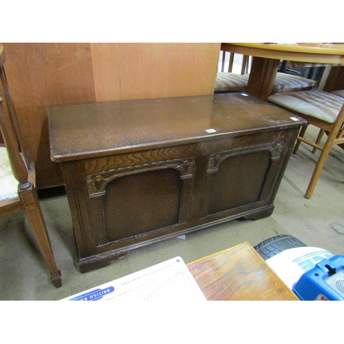 613 - OAK BLANKET CHEST