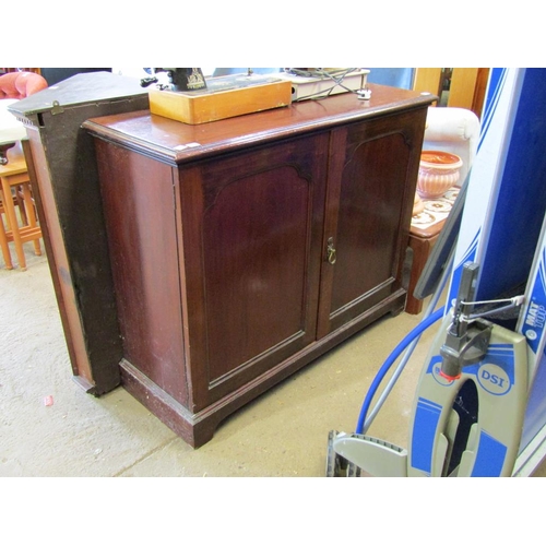 637 - VICTORIAN MAHOGANY CUPBOARD