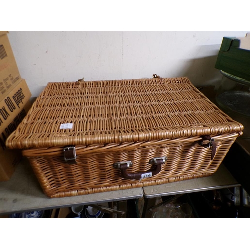 416 - WICKER PICNIC HAMPER