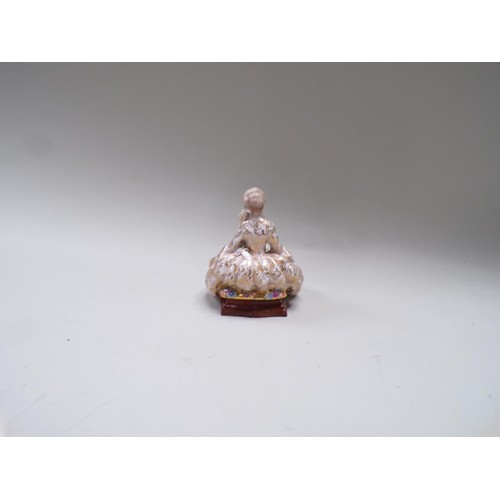 231 - BOX OF MISC TO INCL MEISSEN FIGURE GROUP