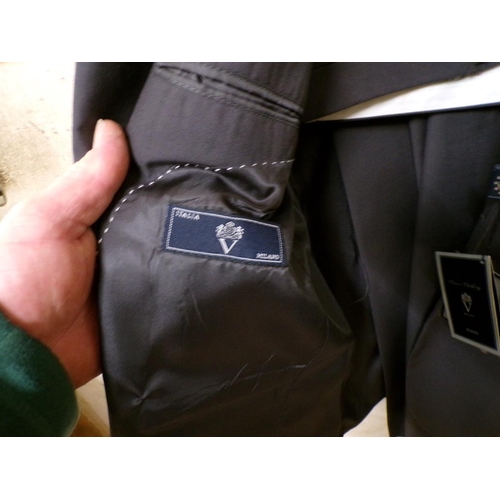 157 - ITALIAN GENTS SUIT