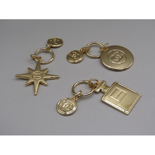 1538 - GILT METAL CHARMS