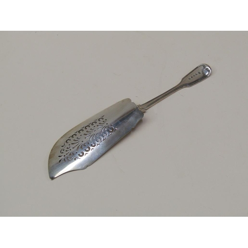 1590 - EARLY VICTORIAN SILVER FISH SLICE, LONDON 1841 6ozt