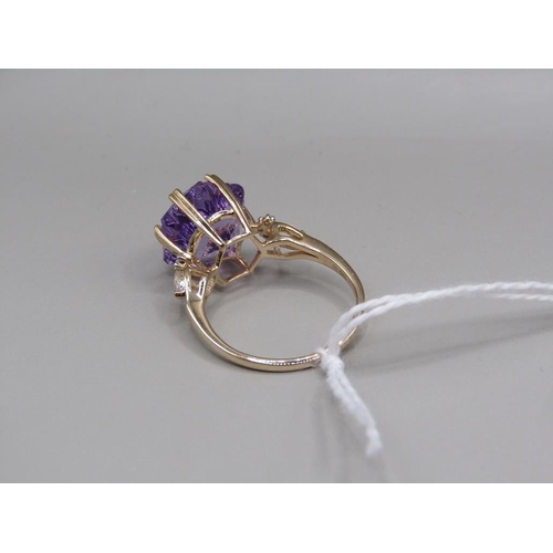 1604 - YELLOW GOLD AMETHYST DRESS RING - SIZE P